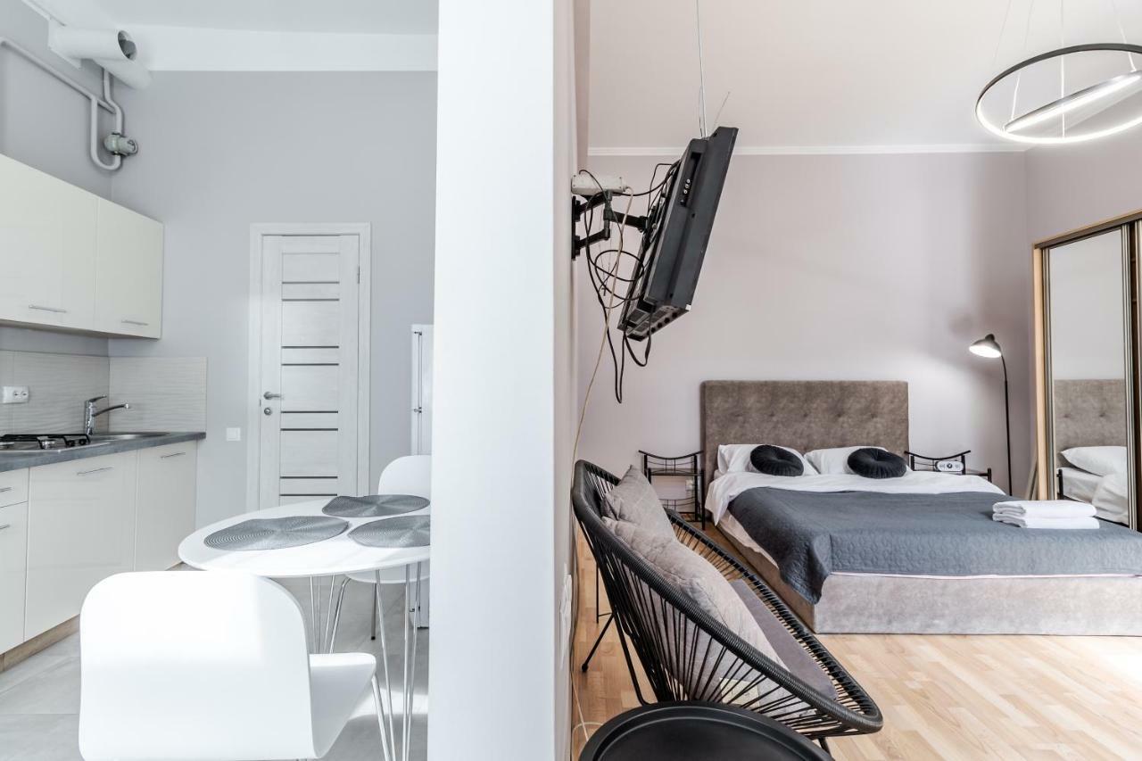 Midwheel Apartment 9 Lviv Dış mekan fotoğraf
