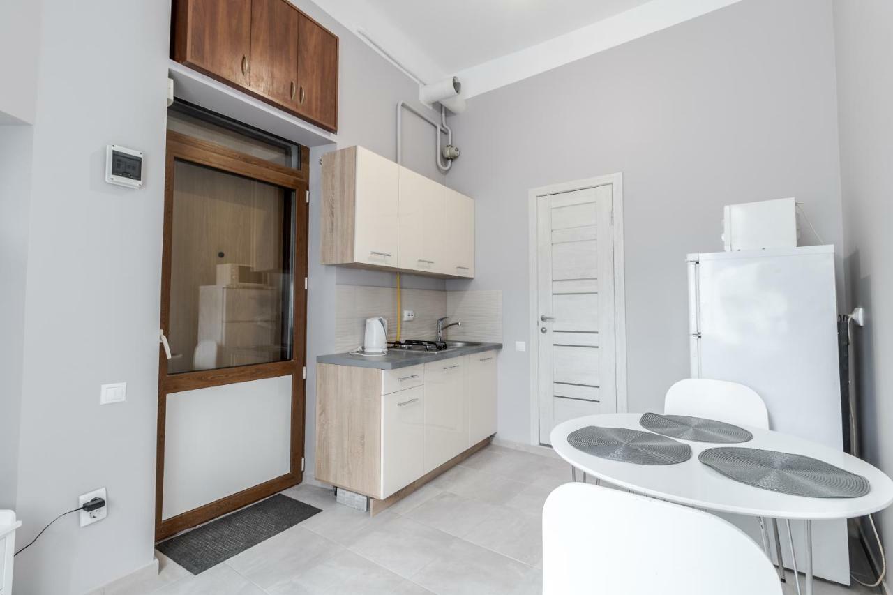 Midwheel Apartment 9 Lviv Dış mekan fotoğraf