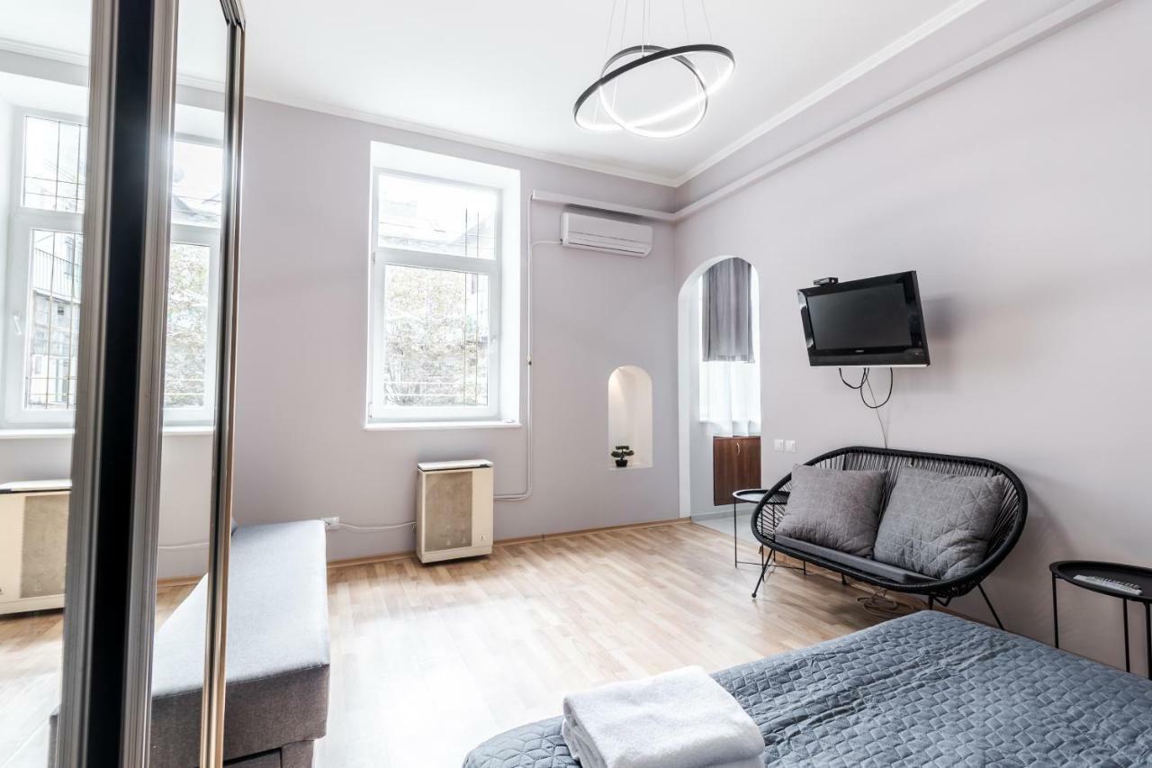 Midwheel Apartment 9 Lviv Dış mekan fotoğraf